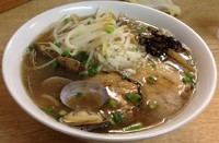 「あさり味噌らーめん(赤唐辛子麺)大盛＋ライス」@麺処 あずきの写真