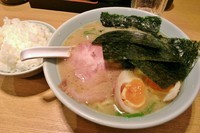 「味玉ラーメン\750＋小ライス\100」@豚骨醤油らーめん 浅草隊の写真