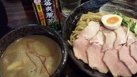 「金・土・日限定　つけ麺350ｇ　1050円」@かしやの写真