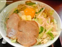 「汁なし野菜+生卵 (700円)」@ラーメンあやの写真