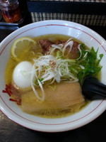 「黄金の塩らーめん+味玉」@麺や 藏人の写真