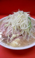 「小豚(ニンニク少し)」@ラーメン二郎 神田神保町店の写真