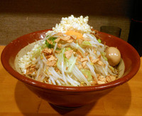 「麺マシ　大ラーメン 700円　汁なし　80円」@豚星。の写真