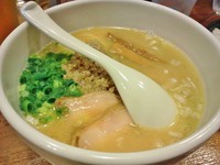 「白鶏ラーメン　７００円」@鶏の穴の写真