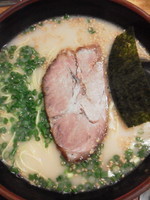 「博多ラーメン（かため）￥５００」@博多ラーメン長浜や 上野店の写真