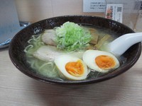 「初代塩ラーメン（大盛り）」@とっかりIIの写真