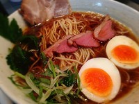 「にほんいち醤油そば」@麺巧 潮の写真