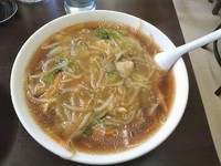 「横濱サンマーメン(700円)+半カレーライス(300円)」@らーめん・餃子 自由軒の写真