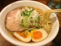 「味玉醤油らあめん」@らあめん学の写真