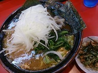 「ラーメン(中盛) 玉ねぎ チャーシューまぶし」@環2家の写真