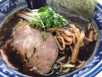 「黒醤油ラーメン太麺」@あぢとみ食堂の写真