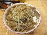 「小ブタラーメン 800円　麺半分・ニンニク・カラメ・アブラ」@ラーメン二郎 環七新代田店の写真