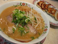 「王将ラーメン¥472 & 餃子¥231」@餃子の王将 太田高林店の写真