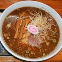 「限定 濃厚味噌中華麺（2玉 850円）＋生玉子（50円）」@飛田給 大勝軒の写真