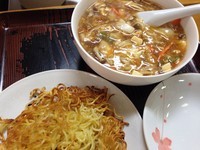 「酸辣湯麺 かたやきそば」@ポッポラーメンの写真