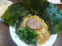 「らーめん＋半ライス（サービス）＋海苔（サービス）＝￥600」@伝家 志木店の写真