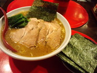 「チャーシュー麺特盛固め+海苔増し890円」@らー麺's kitchen かわべの写真