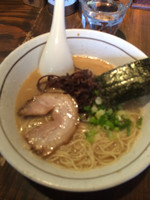 「鶏豚骨ラーメンと明太ハラコ飯800円」@らーめん嗟哉の写真