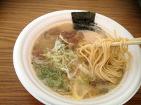 「秋田桃豚・宮城三元豚「極旨トロ肉豚骨」」@東京ラーメンショー 2013の写真
