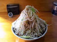 「プチラーメン600野菜増し増し」@ラーメン角次の写真