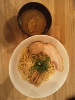 「つけめん(小)(あつもり)+味付煮卵(クーポン)」@らぁめん 丸の写真