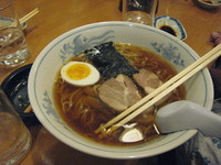 「醤油ラーメン　800円」@ラーメンコーナー 桃園の写真