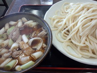 「肉汁うどん（大）（１０５０円）＋てんぷら」@藤店うどん 川越店の写真