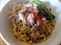 「ブラックボウル（800円）」@汁なし麺専門店 Mendesignの写真