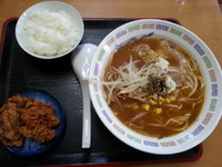 「Aランチセット(味噌ラーメン+から揚げ+ライス)650円」@手延べラーメン 大連の写真
