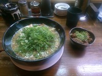 「みそラーメン+ねぎ+牛すじ」@旨いらーめん ゆうやの写真
