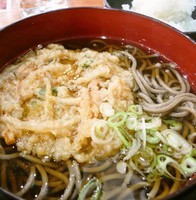 「炎の天ぷらそば(ライスサービス) 550円」@Because すくらんぶるの写真