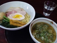 「煮干しとゆずの淡麗つけそば+味玉　750円」@誉れの写真