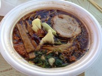 「埼玉焦がしらーめん彩岩軍団焦がし醤油らーめん」@東京ラーメンショー 2013の写真