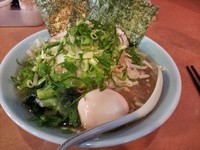 「ラーメン中全部のせ(950円)」@武蔵家Paul柳萬の写真