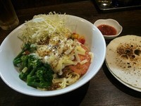 「【１１月限定】焼きカレーまぜそば＋麦酒」@伝家 志木店の写真