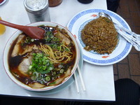 「中華そば（並）　６５０円＋ヤキメシ　５００円」@新福菜館 本店の写真