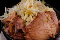 「ラーメン豚（ニンニク・カラメ、野菜はマシマシ）」@麺や 希 御徒町店の写真