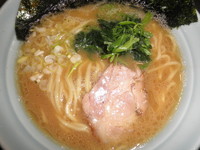 「砕き豚骨醤油らーめん　「700円」」@ラーメン 太一家の写真