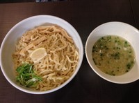 「濃厚鶏白湯つけそば（中盛） ＋鶏ささみユッケ丼」@濃厚鶏そば 麺屋武一 秋葉原店の写真