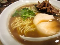 「烏賊干し鶏白湯醤油そば」@新橋 纏の写真