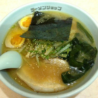 「みそネギ（アブラ多め）650円　味玉100円」@キリンラーメンの写真