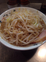 「ラーメン+中」@ラーメン大 堀切店の写真