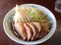 「豚増しらーめん＋野菜カラメ　850円」@らーめん陸の写真