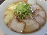 「喜多方わんたんラーメン」@喜多方ラーメン坂内 新宿西口思い出横丁店の写真