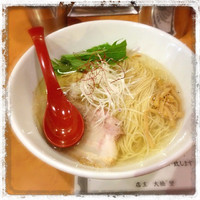 「香彩鶏だし塩ラーメン」@麺屋 翔 西新宿本店の写真