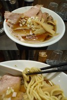 「『チャーシューにぼしラーメン+中盛(￥930+無料)』」@にぼしらーめん とつきの写真