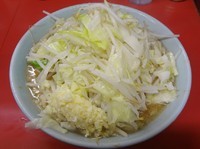「小ラーメン（650円）ヤサイニンニク」@ラーメン二郎 桜台駅前店の写真