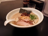 「醤らーめん」@豚骨醤油らーめん 光醤 渋谷センター街店の写真