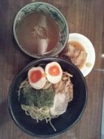「極太つけめん(中盛)(あつもり)＋角煮＋味付玉子」@百歩ラーメン 大宮店の写真