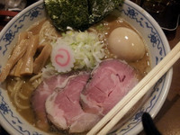 「特製中華そば」@俺の麺 春道の写真